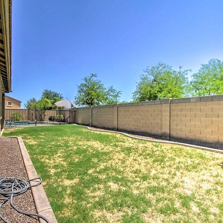 Family-Friendly Goodyear Home With Private Pool ภายนอก รูปภาพ