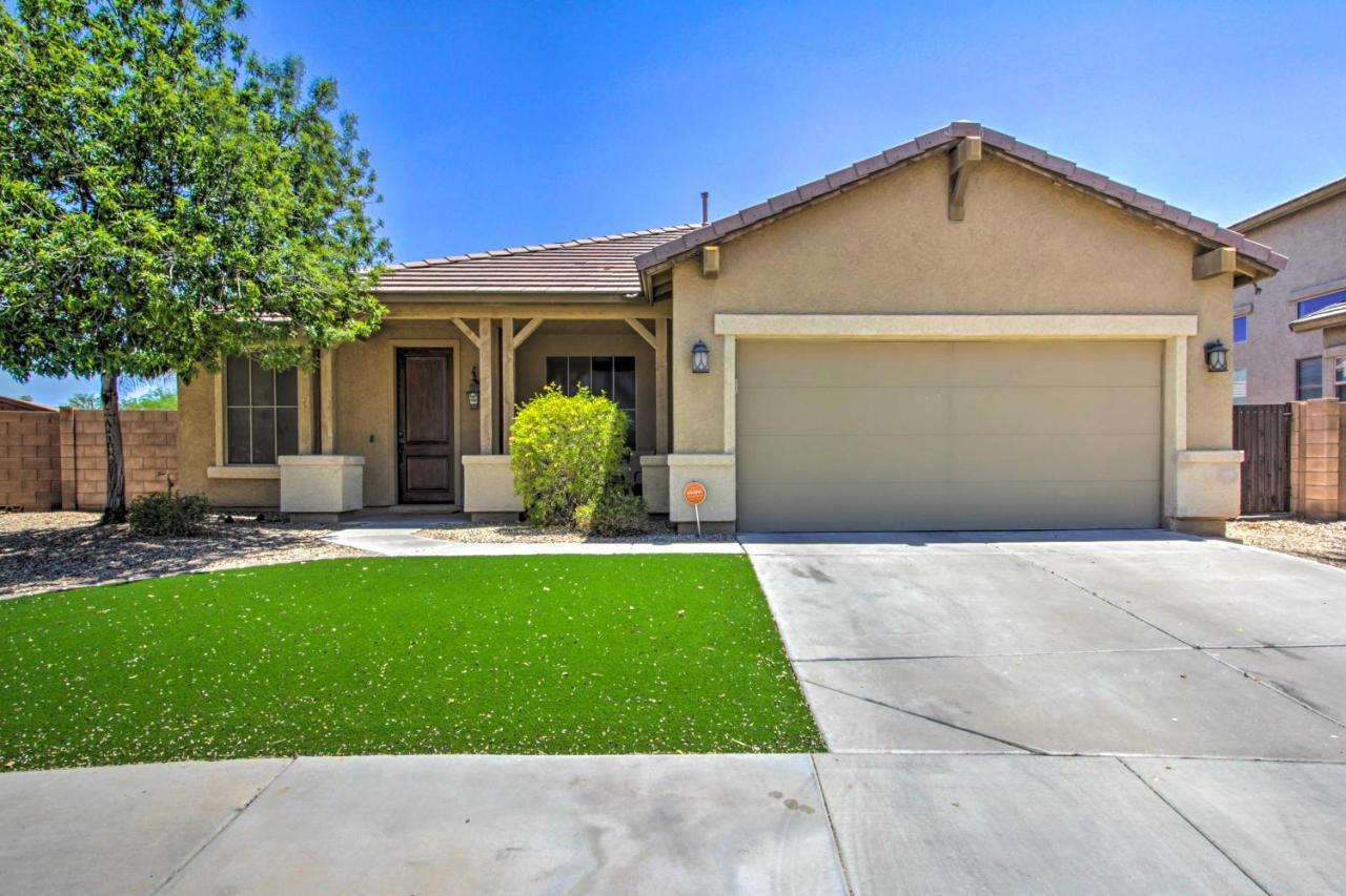 Family-Friendly Goodyear Home With Private Pool ภายนอก รูปภาพ