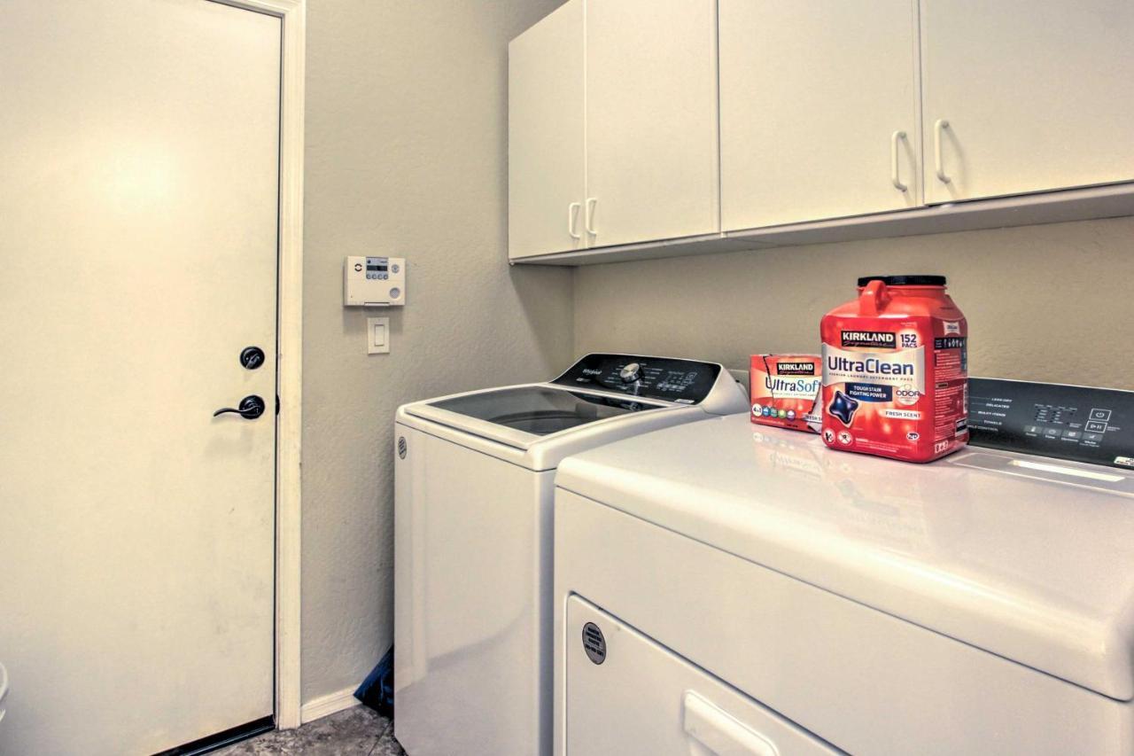 Family-Friendly Goodyear Home With Private Pool ภายนอก รูปภาพ