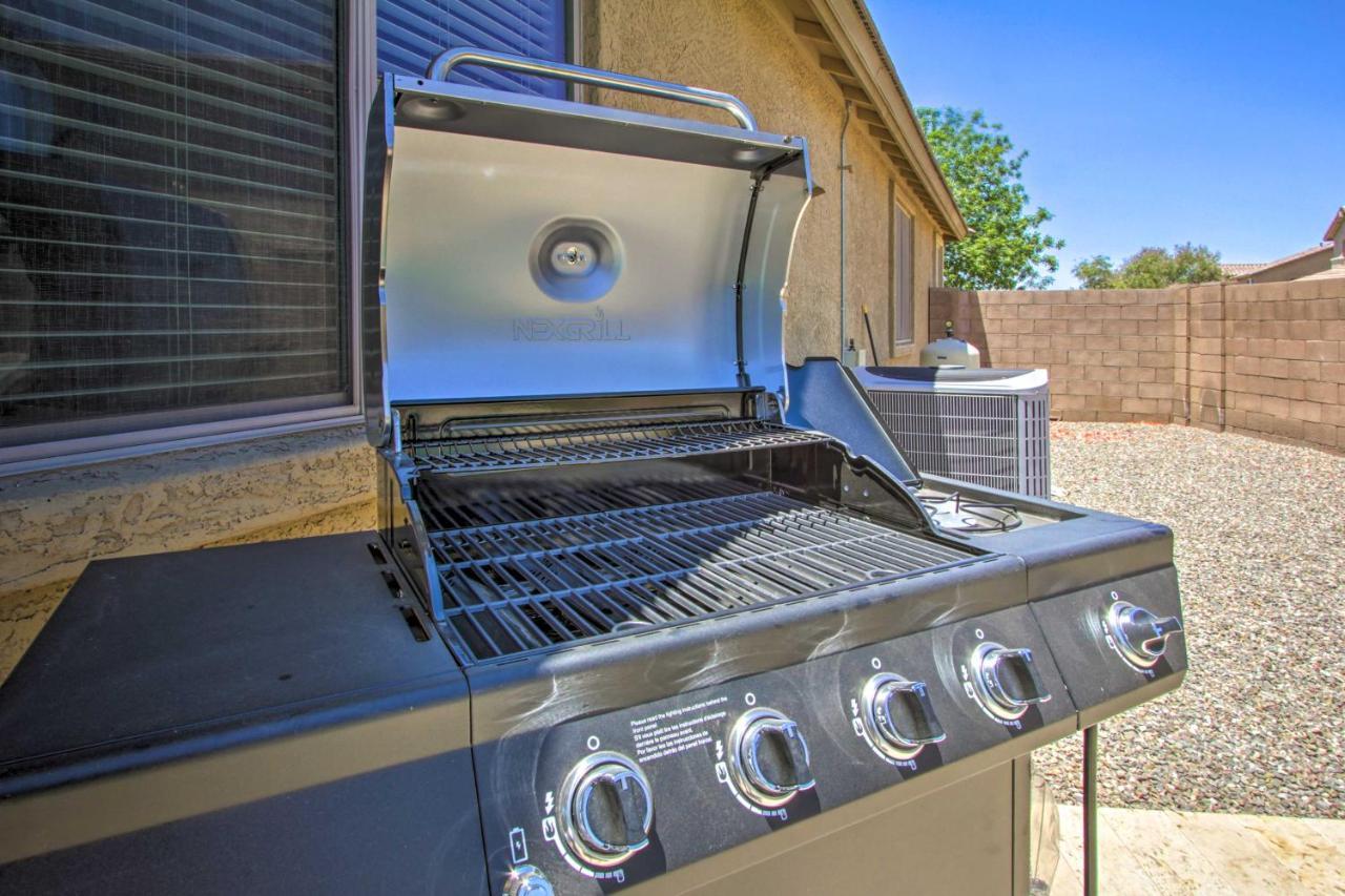 Family-Friendly Goodyear Home With Private Pool ภายนอก รูปภาพ