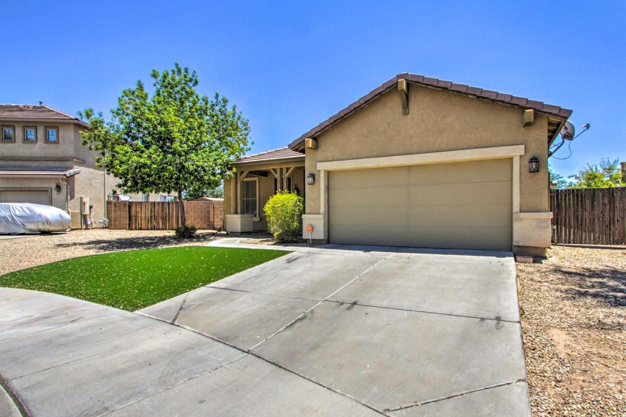 Family-Friendly Goodyear Home With Private Pool ภายนอก รูปภาพ